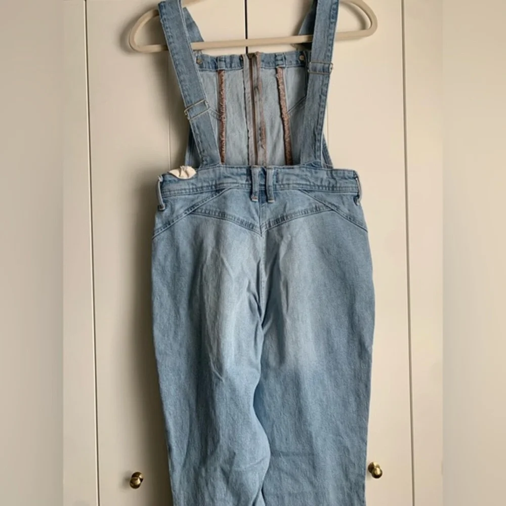 Free People We The Free Camilla‎ Overall Slim Bootcut Fit Light Wash Size Small